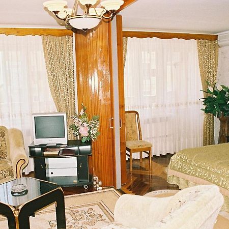 Viktoria Hotel Odessa Exterior photo